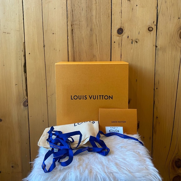 Louis Vuitton Papillon BB Monogram Empreinte Leather in Pastel Light Pink - Picture 13 of 15